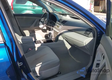 2009 Toyota Camry Le z USA, uszkodzony, nr VIN 4T4BE46K29R135952